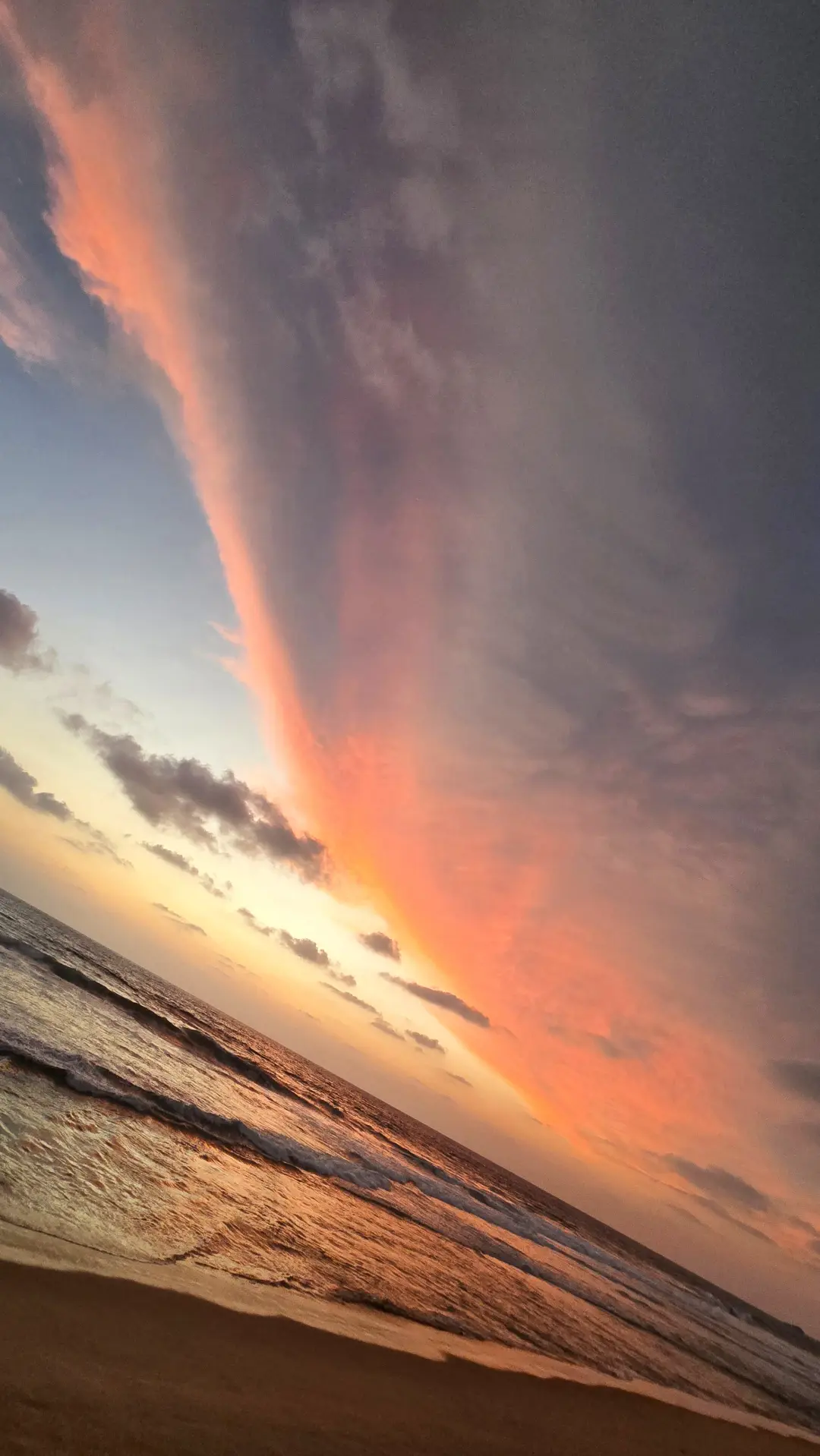 Relaxation on the beach at Hikkaduwa - Wellness retreat in Sri Lanka 2026