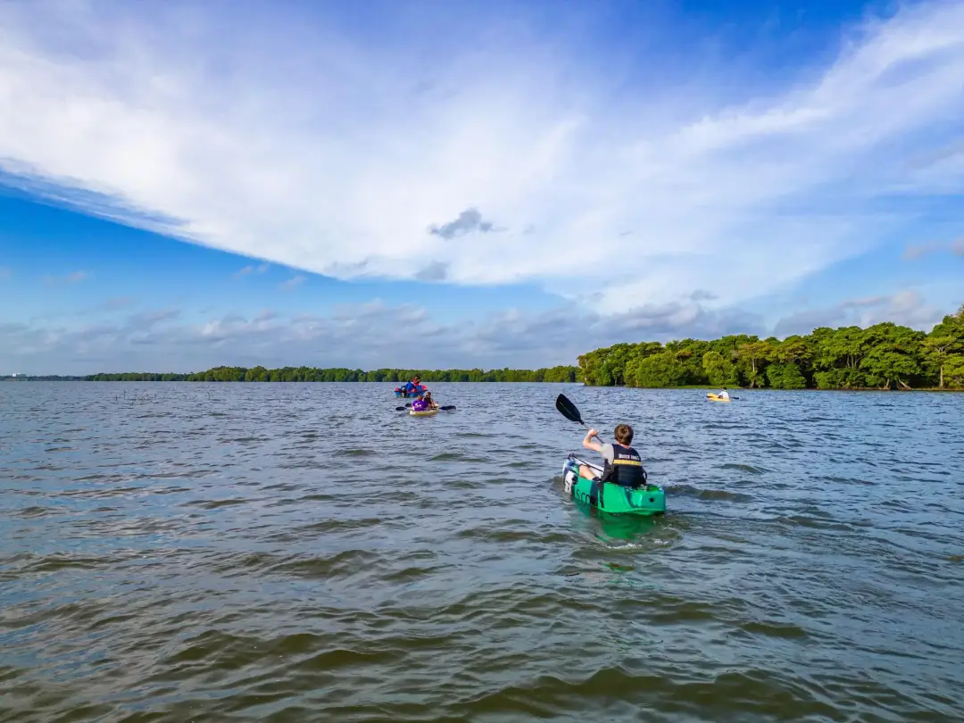 Kayak au lac Rathgama - 7 jours Yoga & Océan à Hikkaduwa