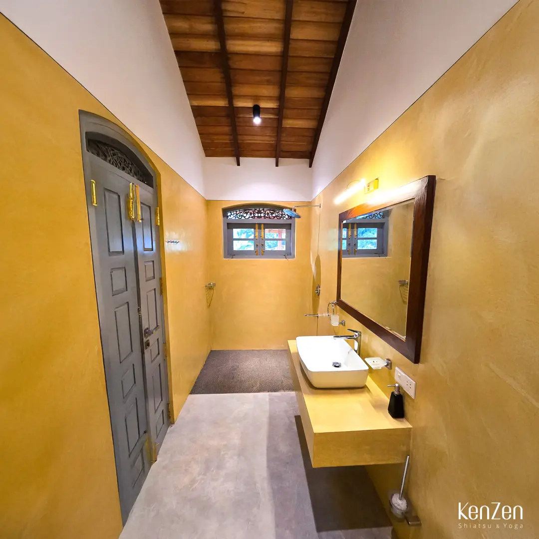 Générosité de l'espace et lumière naturelle dans la suite Lotus (40m² + SdB de 12m²).