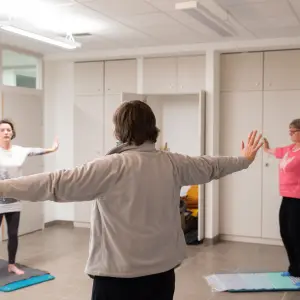 Kenzen Shiatsu & Yoga | Cours, séjours et retraites de Yoga, Shiatsu, Do in et relaxation - Cours collectif de do in, étirements