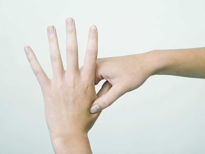 Do in, pression sur méridien gros intestin