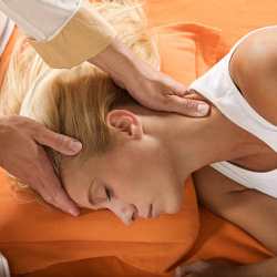 KenZen Shiatsu et Yoga Lyon - Shiatsu : travail des méridiens de la tête et des cervicales